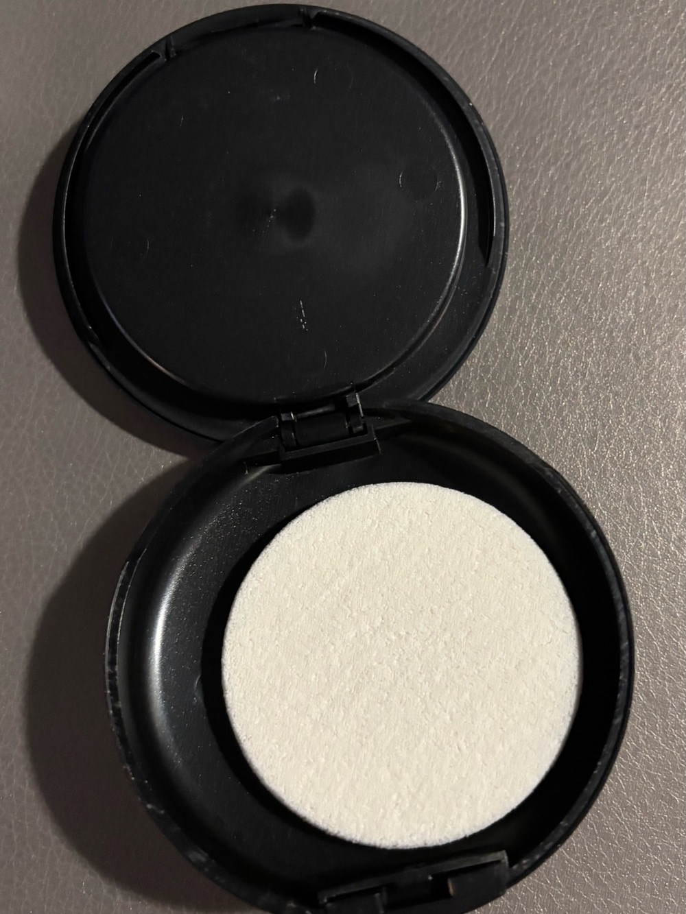 MAC Cosmetics Studio Fix Powder Plus Foundation - W22 Warm Beige Compact - Picture 3 of 3